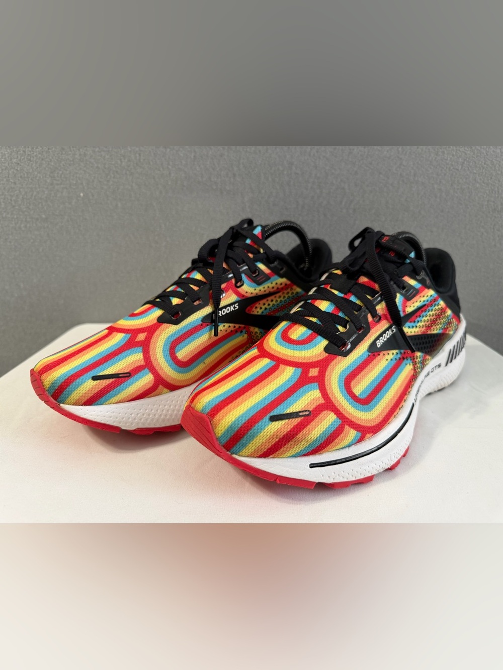Brooks Adrenaline GTS 22 Running Shoes Women’s s10 Multi Color Striped